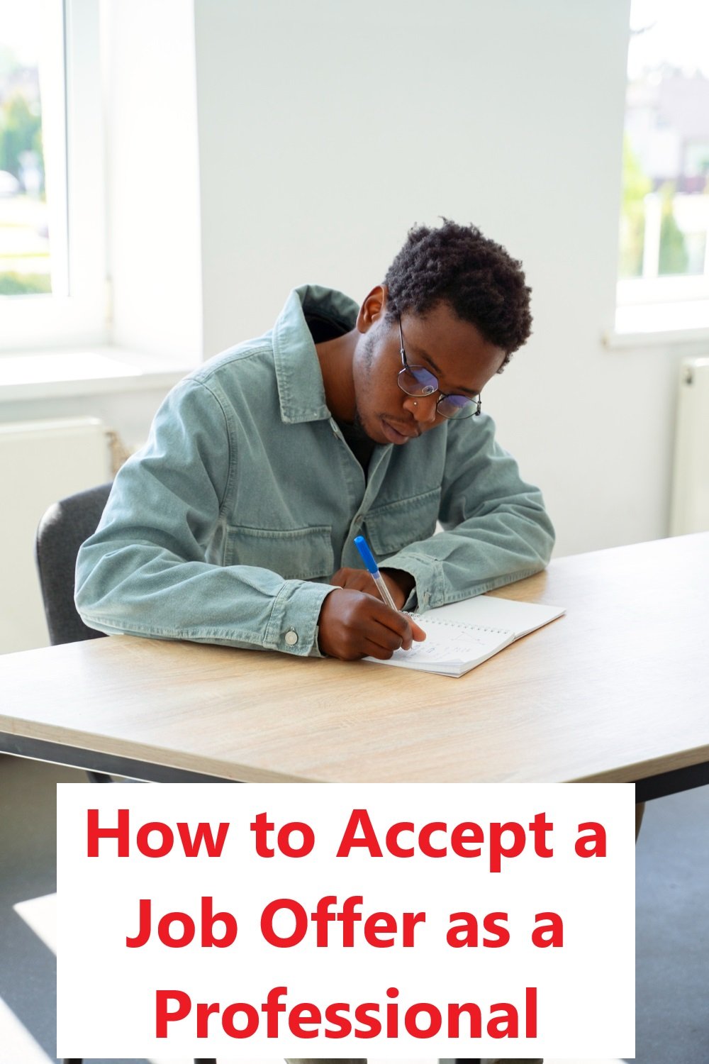 How to Accept a Job Offer as a Professional | All you Need to Know